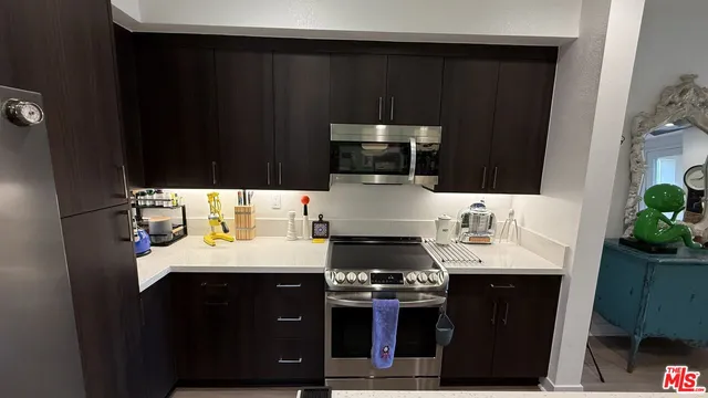 $759,000 | 5079 Cedar Avenue, Long Beach, CA 90805