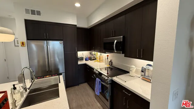 $759,000 | 5079 Cedar Avenue, Long Beach, CA 90805