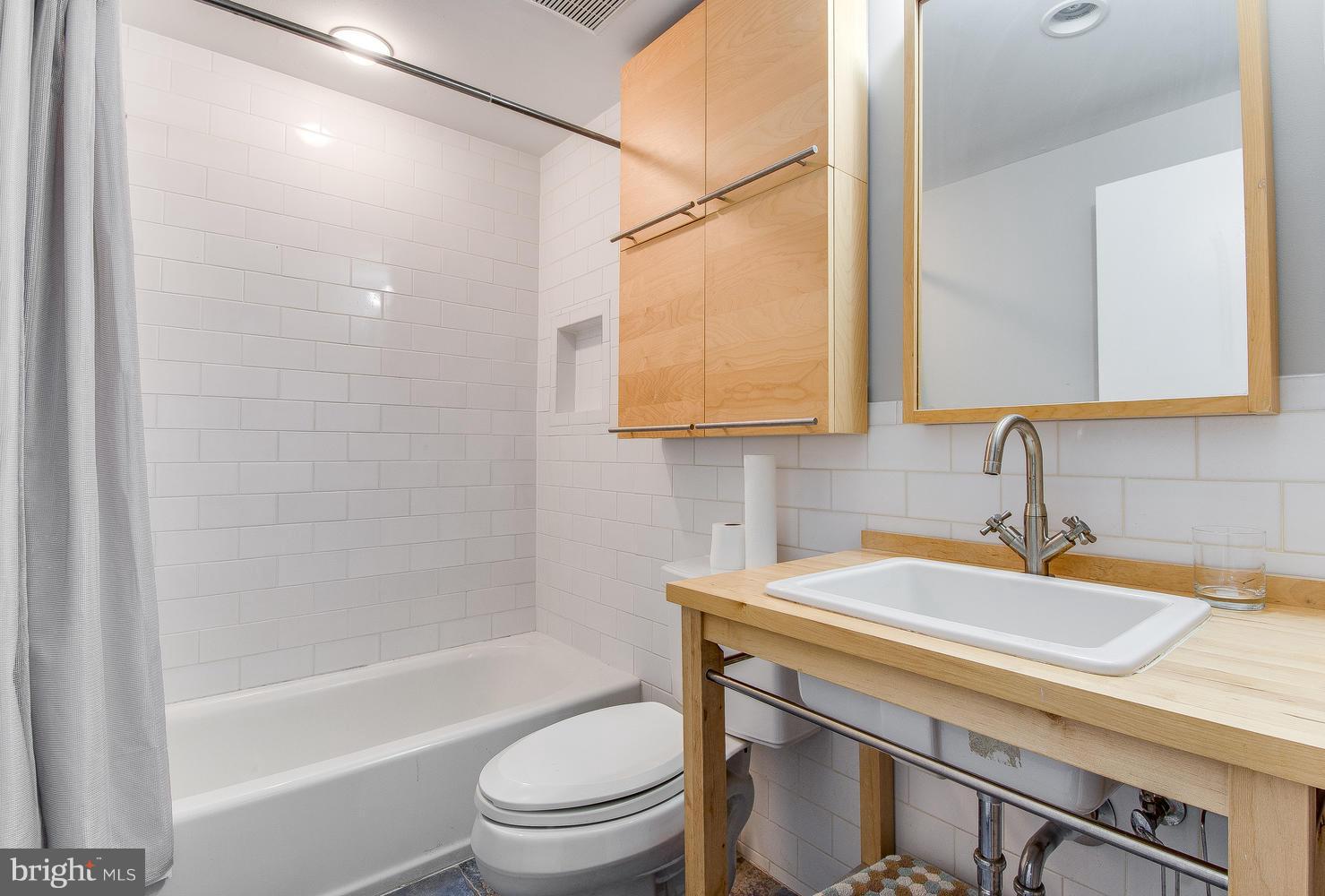 108 Finale Terrace Silver Spring, MD 20901 - Photo 17 of 27 Updated full bath with designer vanity and more!