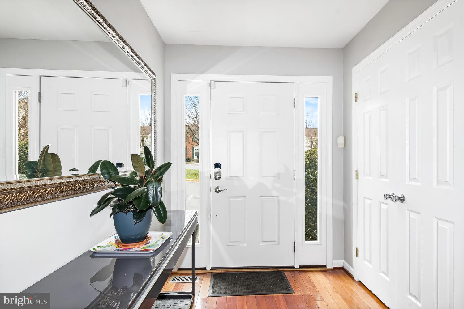 108 Finale Terrace Silver Spring, MD 20901 - Photo 3 of 27 Beautiful foyer welcomes you home