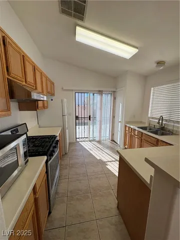 $1,999 | 6303 Navajo Gorge Court, Las Vegas, NV 89142