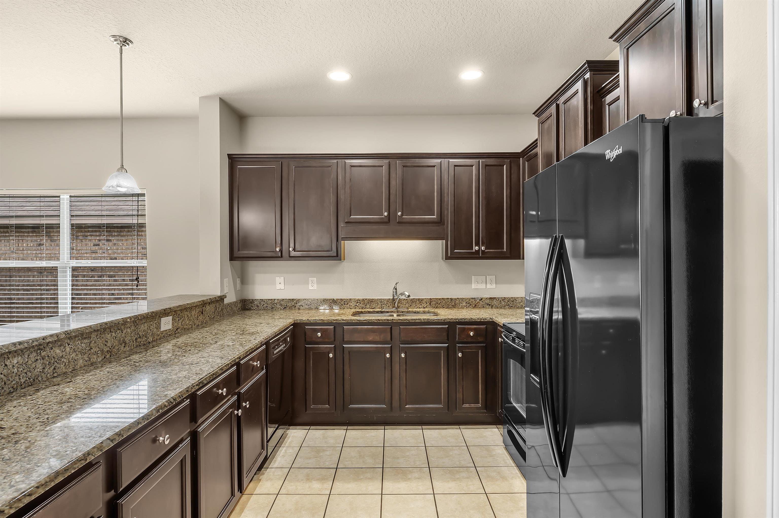 10421 Fionn Loop Daphne, AL 36526 - Photo 18 of 47 Kitchen