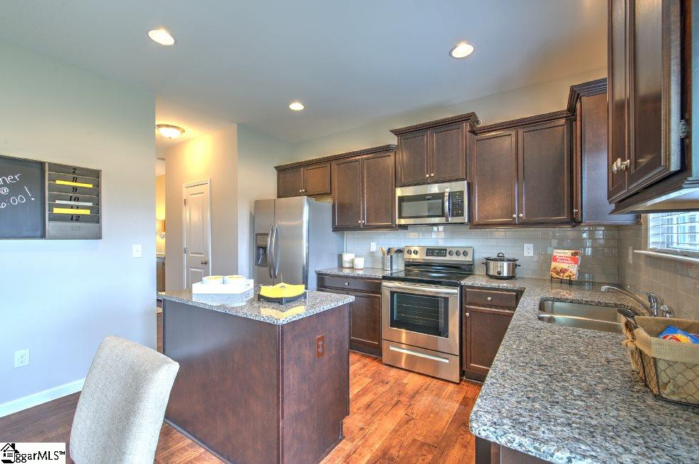 101 Addlestone Circle Fountain Inn, SC 29644 - Photo 6 of 27 Gallery Image 6