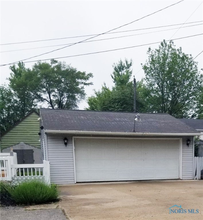 5502 Rudyard Road Sylvania, OH 43560 - Photo 29 of 34 OVERSIZED GARAGE