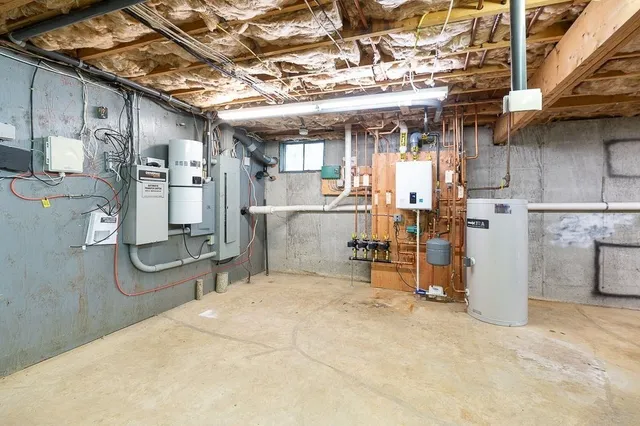 a view of a storage & utility room