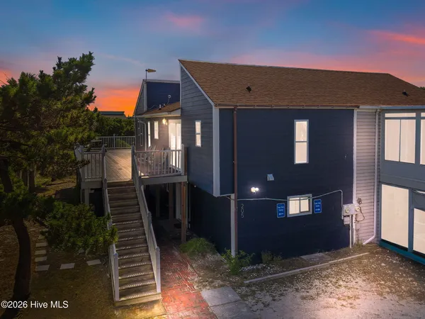 $624,900 | 205 Oyster Lane, North Topsail Beach, NC 28460