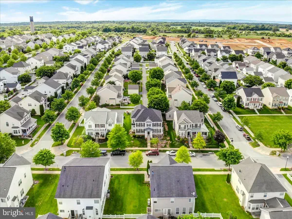 $2,695 | 240 Davis Street, Charles Town, WV 25414