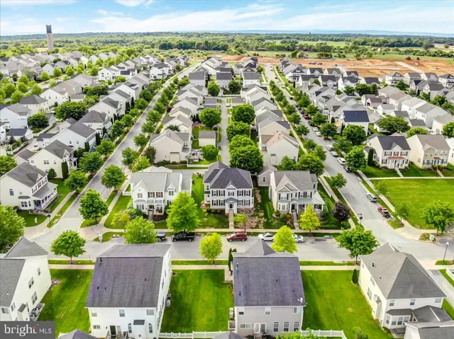 $2,895 | 240 Davis Street, Charles Town, WV 25414