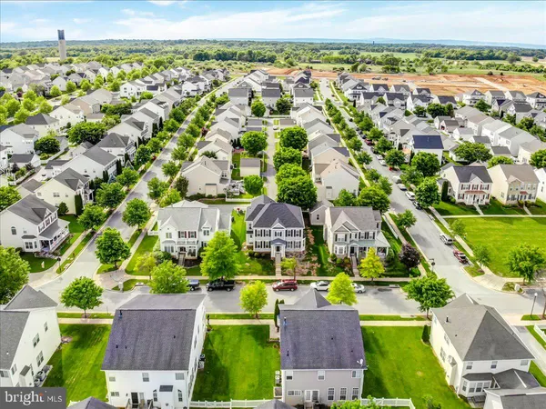 $2,695 | 240 Davis Street, Charles Town, WV 25414