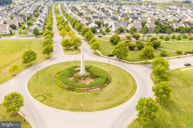 $2,895 | 240 Davis Street, Charles Town, WV 25414