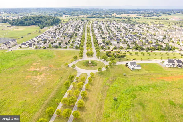 $2,895 | 240 Davis Street, Charles Town, WV 25414