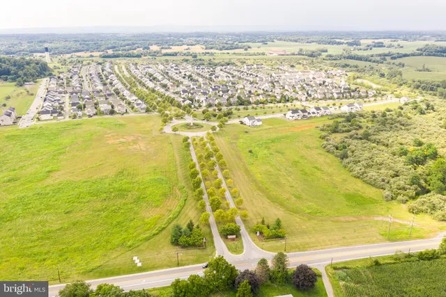 $2,895 | 240 Davis Street, Charles Town, WV 25414