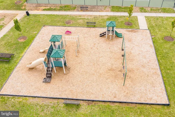 $2,695 | 240 Davis Street, Charles Town, WV 25414