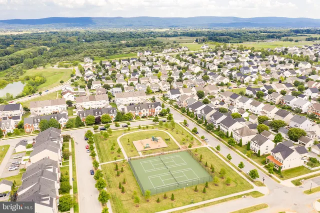 $2,895 | 240 Davis Street, Charles Town, WV 25414