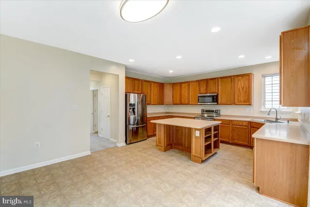 $2,895 | 240 Davis Street, Charles Town, WV 25414