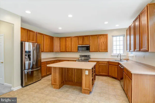 $2,695 | 240 Davis Street, Charles Town, WV 25414