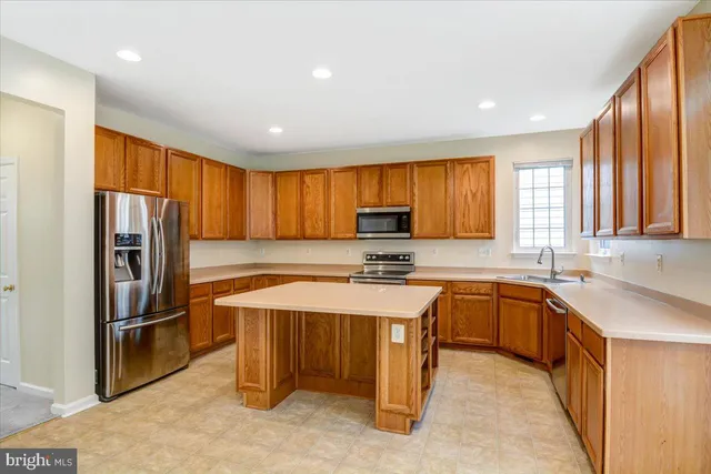 $2,895 | 240 Davis Street, Charles Town, WV 25414