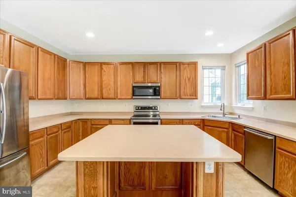 $2,695 | 240 Davis Street, Charles Town, WV 25414