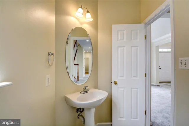 $2,895 | 240 Davis Street, Charles Town, WV 25414