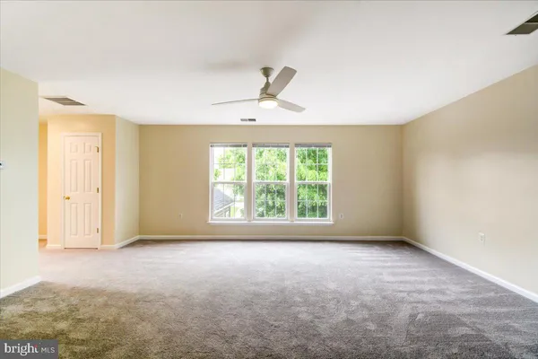 $2,695 | 240 Davis Street, Charles Town, WV 25414