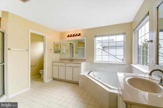 $2,895 | 240 Davis Street, Charles Town, WV 25414