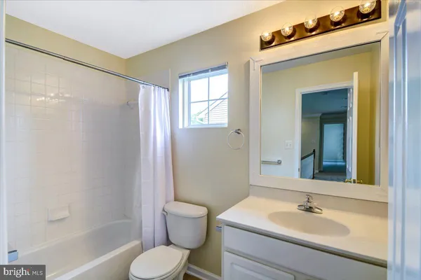 $2,695 | 240 Davis Street, Charles Town, WV 25414