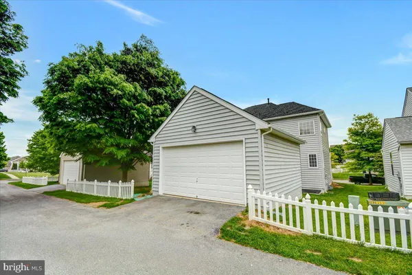 $2,695 | 240 Davis Street, Charles Town, WV 25414