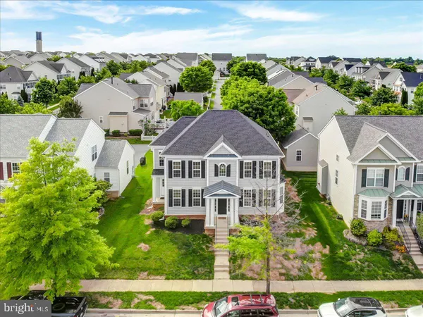 $2,695 | 240 Davis Street, Charles Town, WV 25414