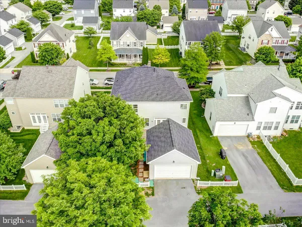 $2,695 | 240 Davis Street, Charles Town, WV 25414