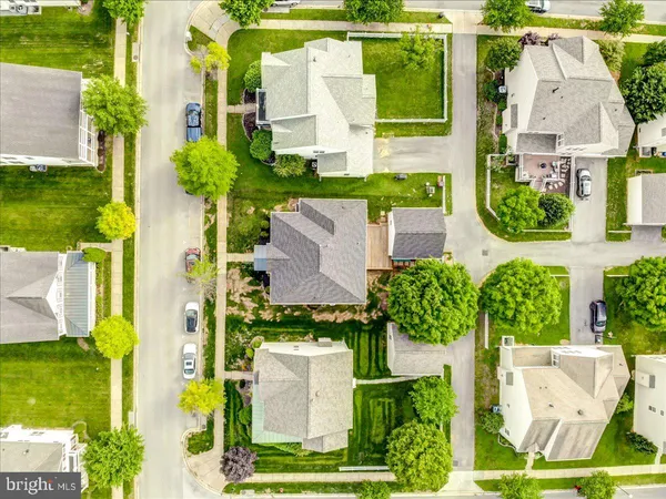 $2,695 | 240 Davis Street, Charles Town, WV 25414