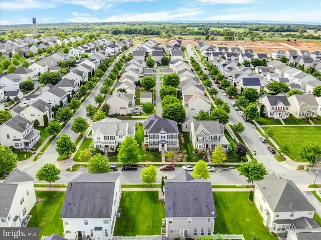 $2,895 | 240 Davis Street, Charles Town, WV 25414