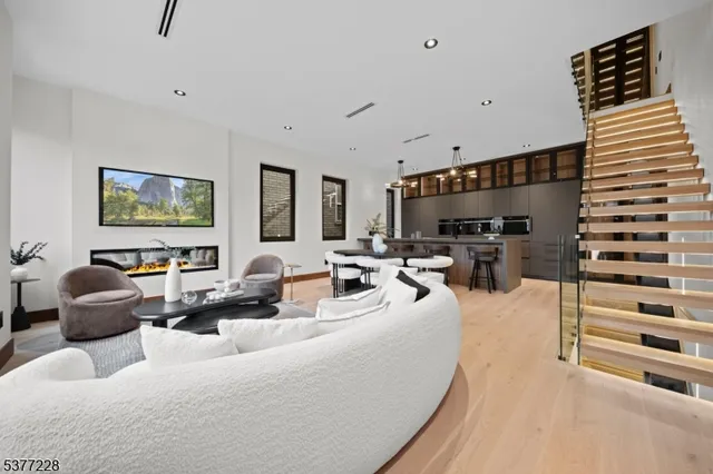 $1,399,000 | 91 Hancock Avenue, Unit 1, Jersey City, NJ 07307