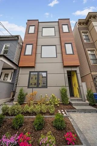 $1,399,000 | 91 Hancock Avenue, Unit 1, Jersey City, NJ 07307