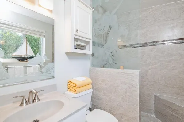 $3,200 | 133 East Silver Palm Avenue, Tavernier, FL 33070