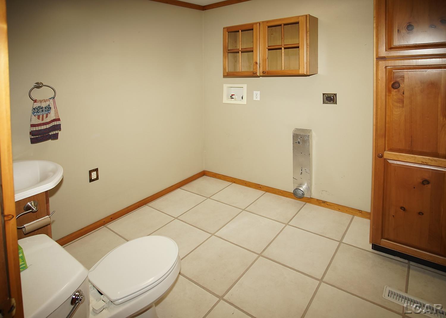 12452 Burton Road Manitou Beach, MI 49253 - Photo 20 of 40 50125718-23.JPG