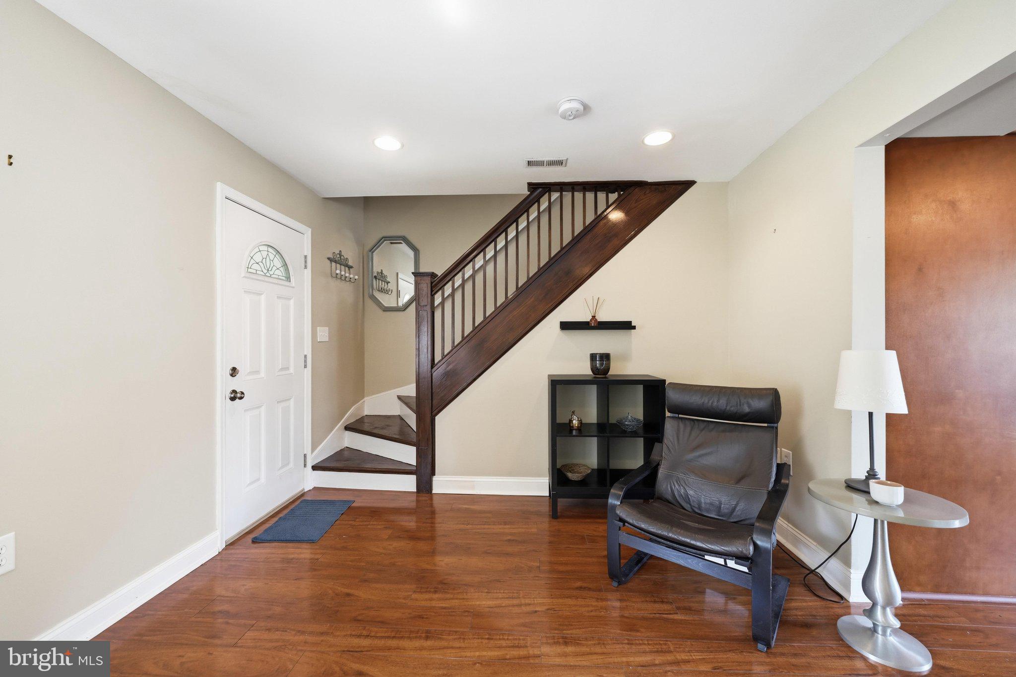 33 Eastship Road Baltimore, MD 21222 - Photo 9 of 50 Living Room