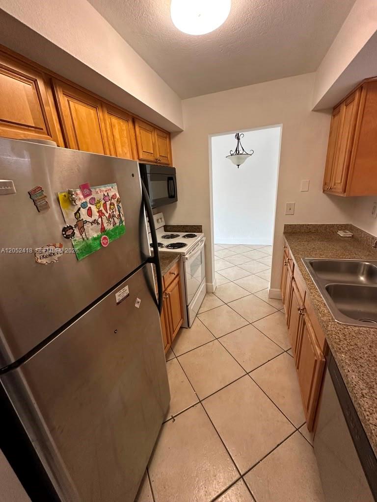 8601 Southwest 94th Street, Unit 207W Miami, FL 33156 - Photo 4 of 10