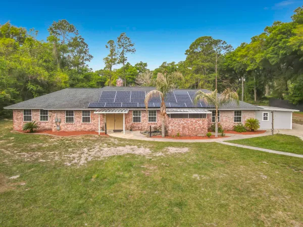$460,000 | 327 Union Avenue, Crescent City, FL 32112