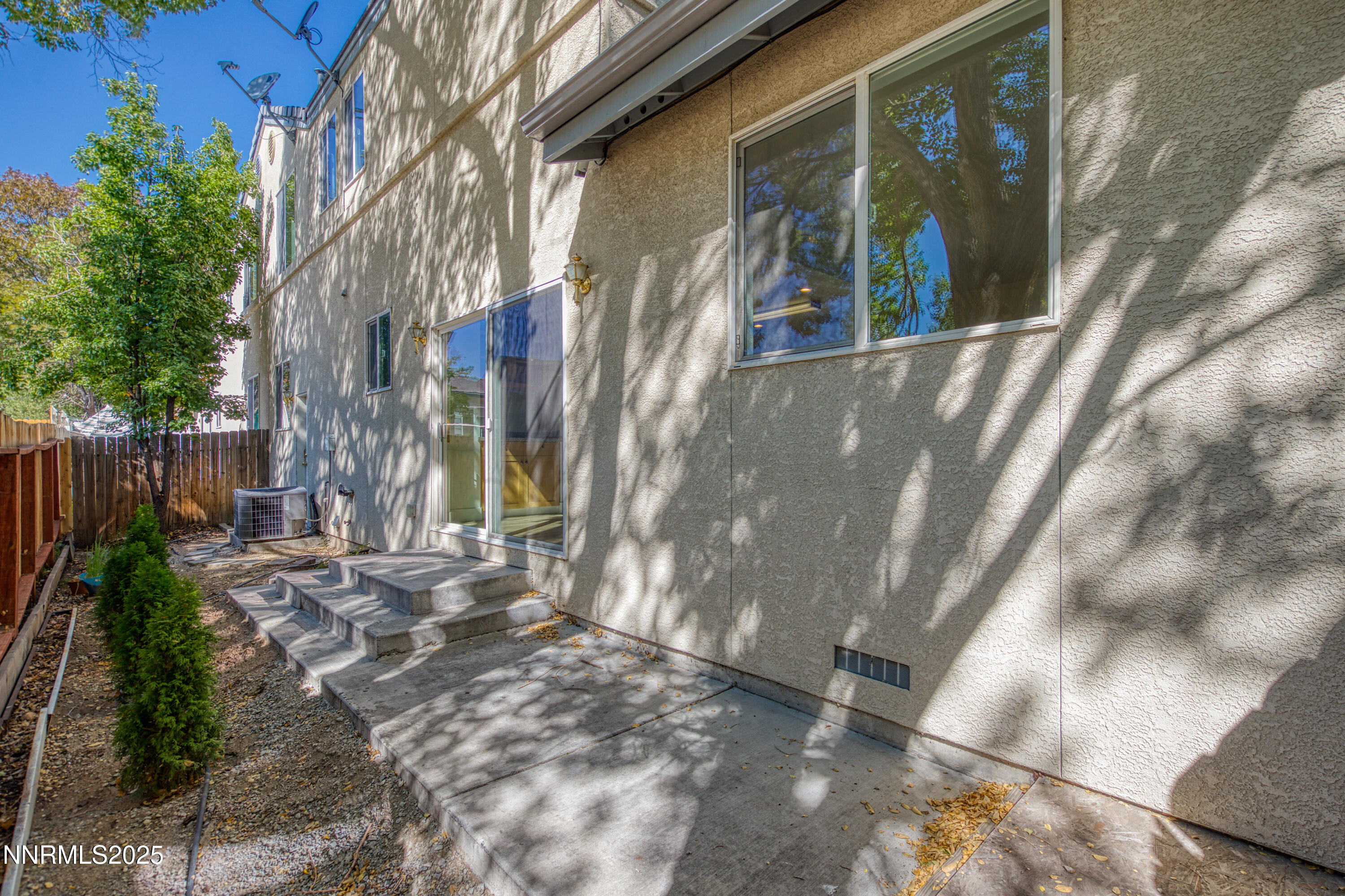 520 Warren Court Reno, NV 89509 - Photo 38 of 42 a view of a door of the house