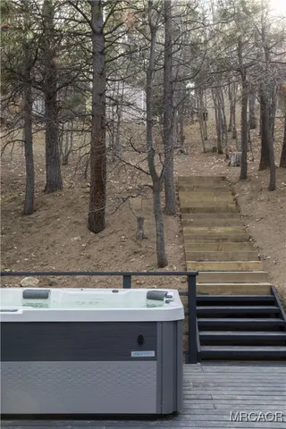 $1,325,000 | 28287 Bern Lane, Lake Arrowhead, CA 92352