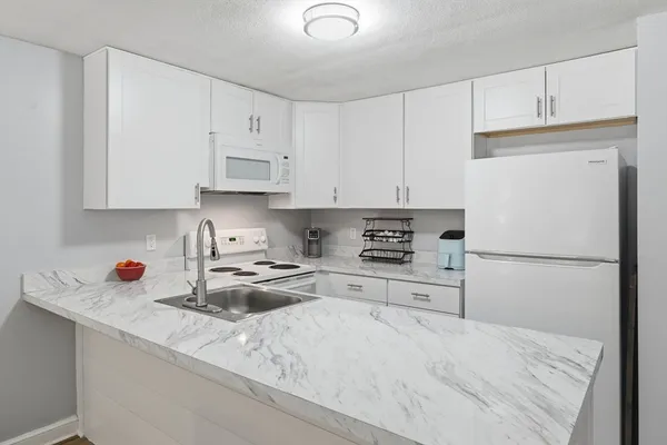 $334,000 | 35 Ashumet Road, Unit 14A, Mashpee, MA 02649