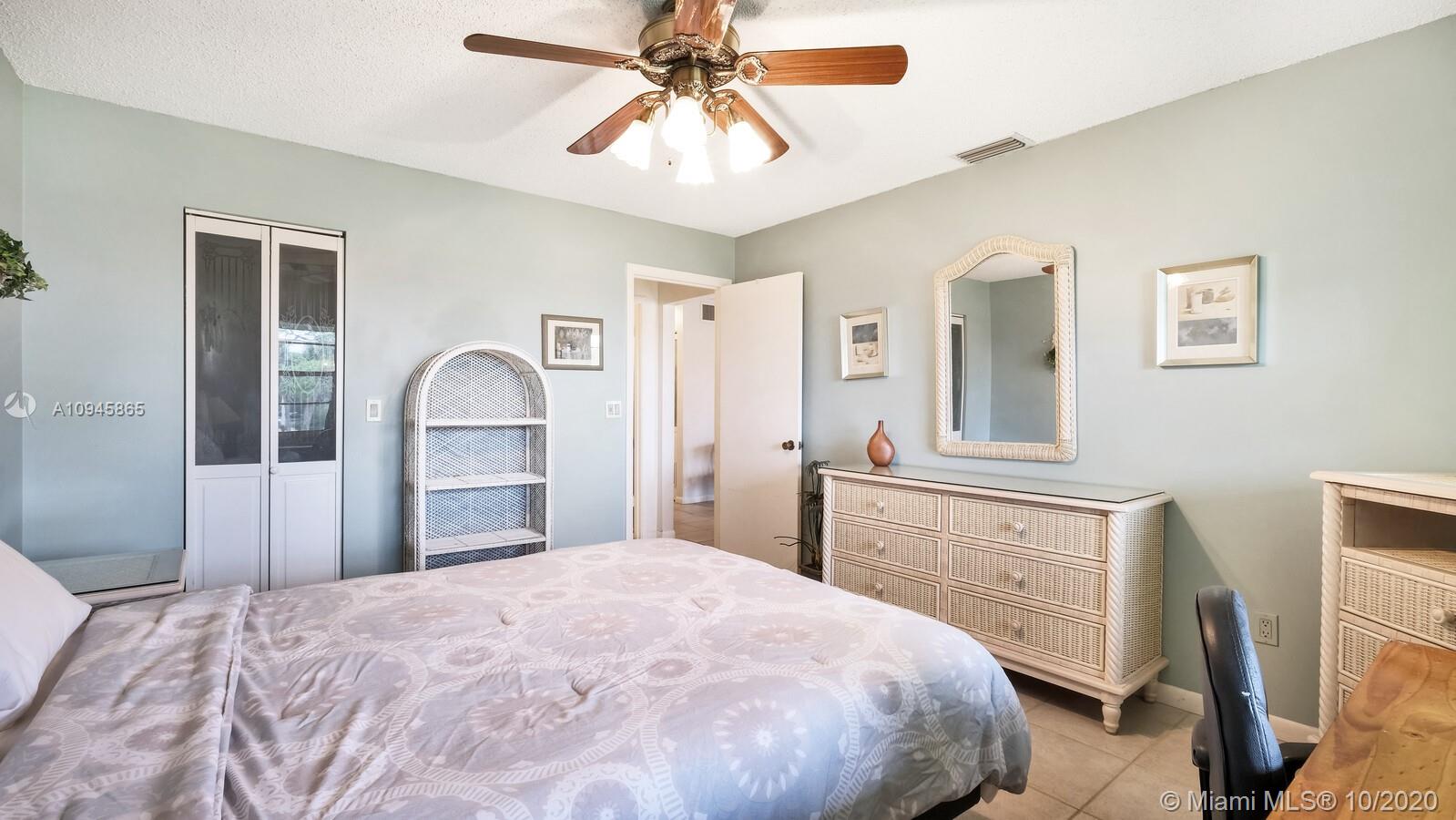1985 Southwest Palm City Road, Unit H Stuart, FL 34994 - Photo 11 of 15 Gallery Image 11