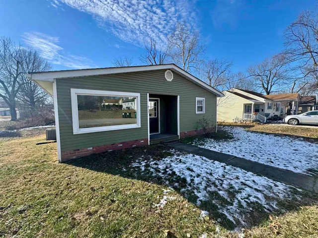 $124,900 | 415 East Oak Street, Oakland City, IN 47660