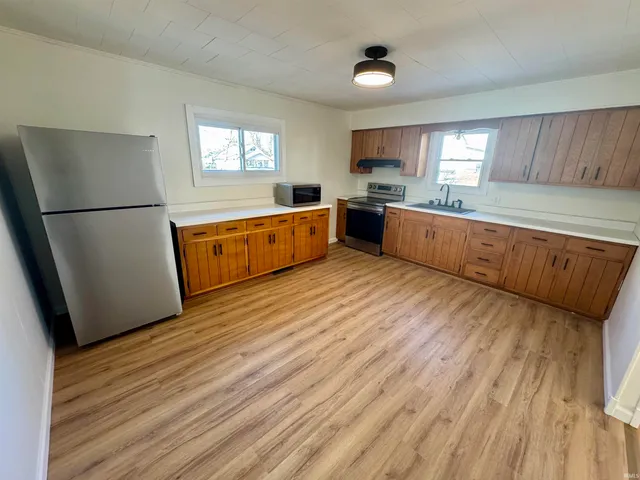 $124,900 | 415 East Oak Street, Oakland City, IN 47660