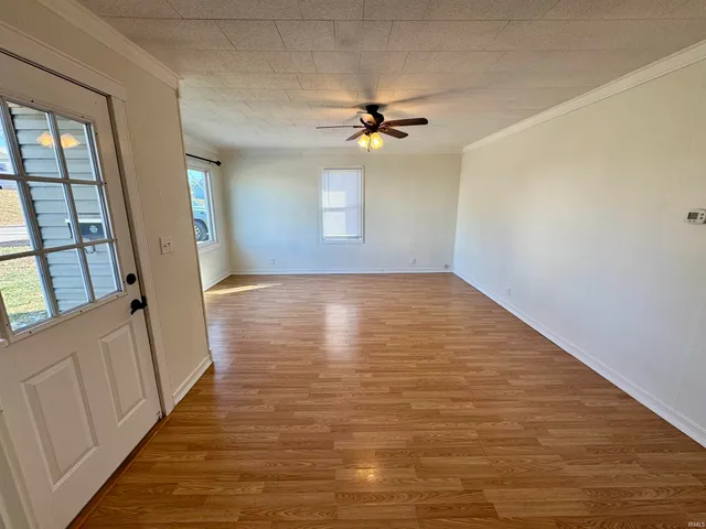 $124,900 | 415 East Oak Street, Oakland City, IN 47660