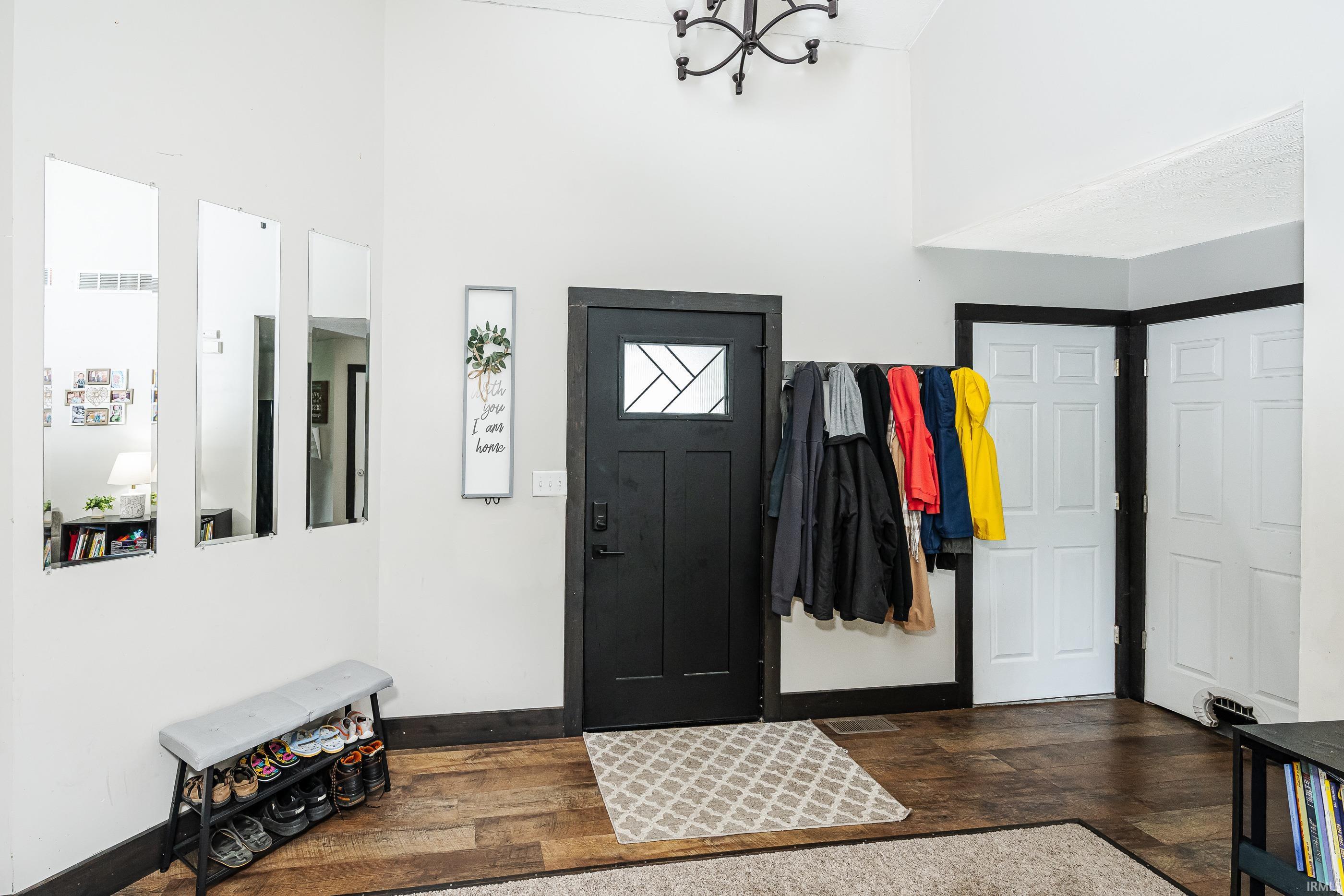 1267 Marigold Road Bloomington, IN 47401 - Photo 4 of 30