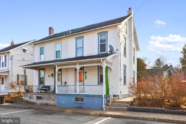 $250,000 | 38 East 2nd Street, Alburtis, PA 18011