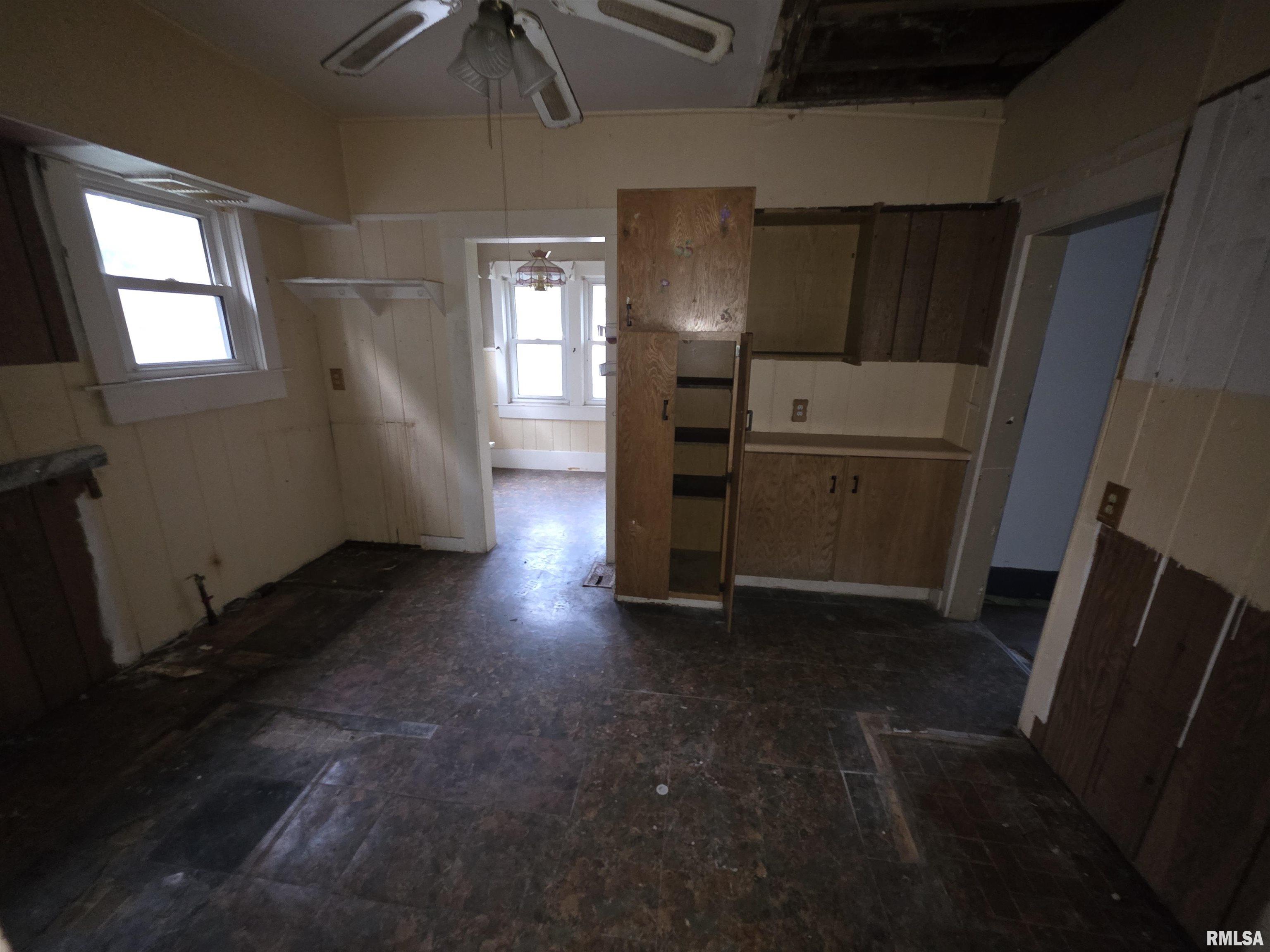 2040 South 5th Street Springfield, IL 62703 - Photo 13 of 28