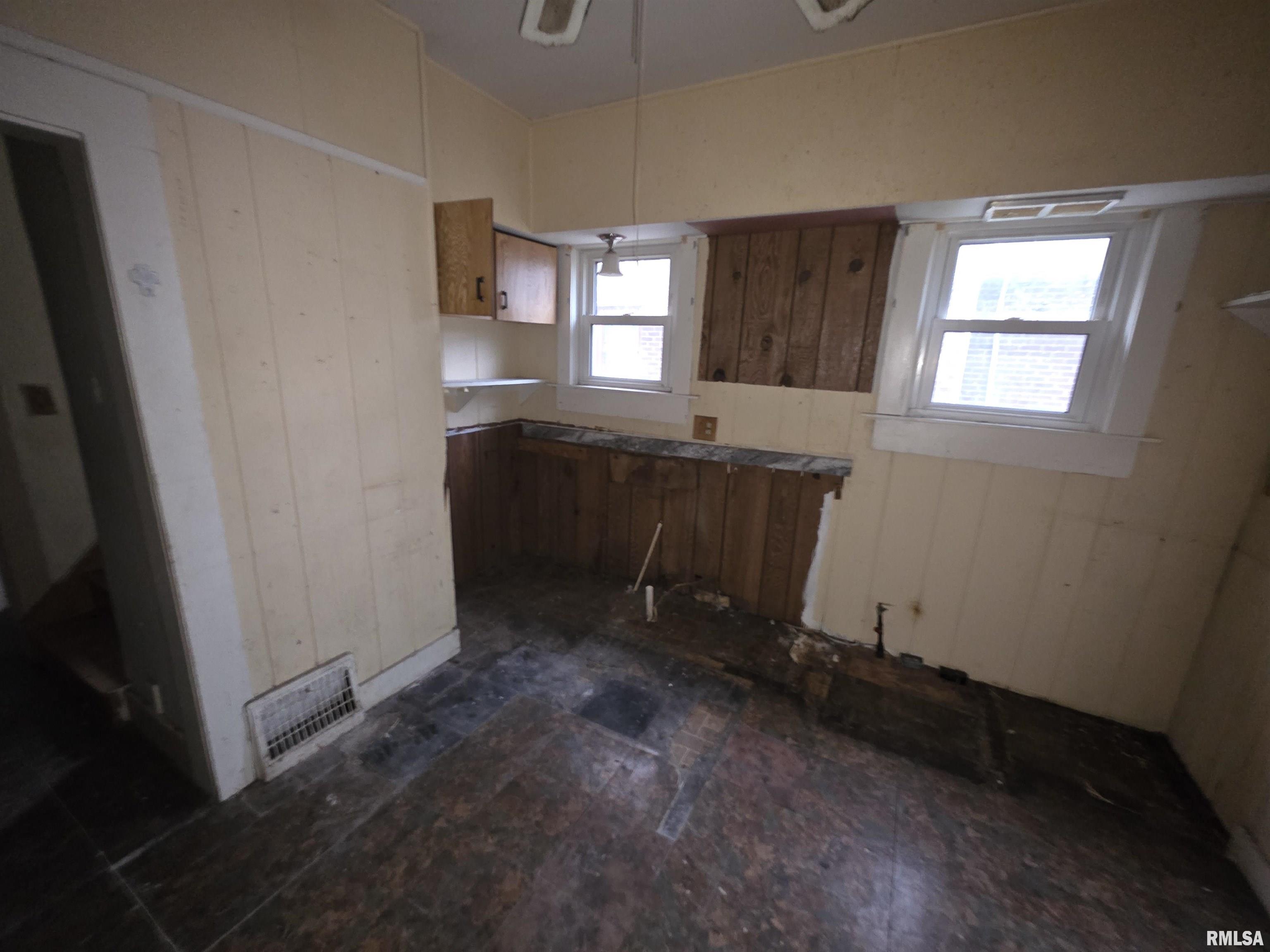 2040 South 5th Street Springfield, IL 62703 - Photo 14 of 28