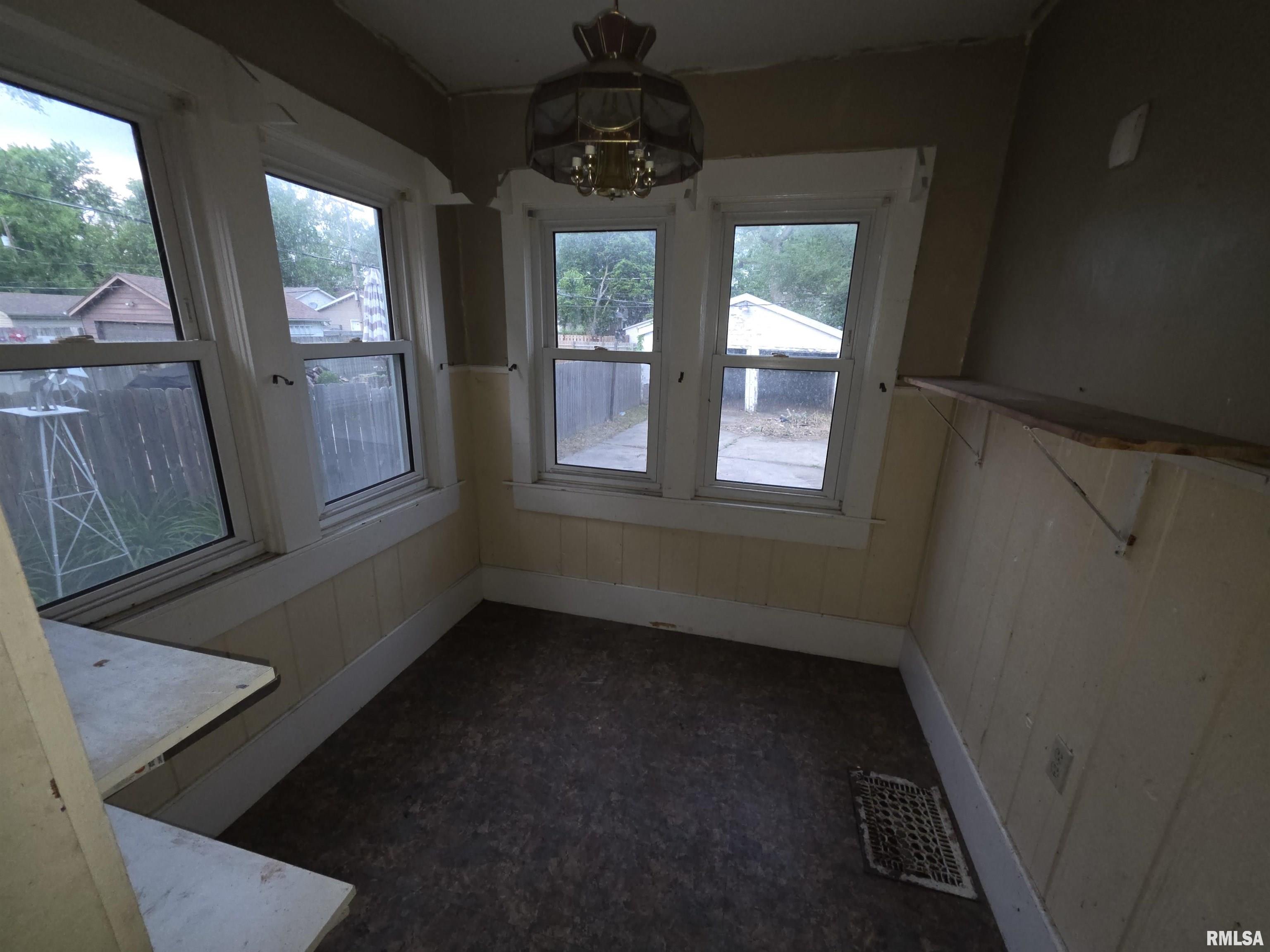 2040 South 5th Street Springfield, IL 62703 - Photo 15 of 28